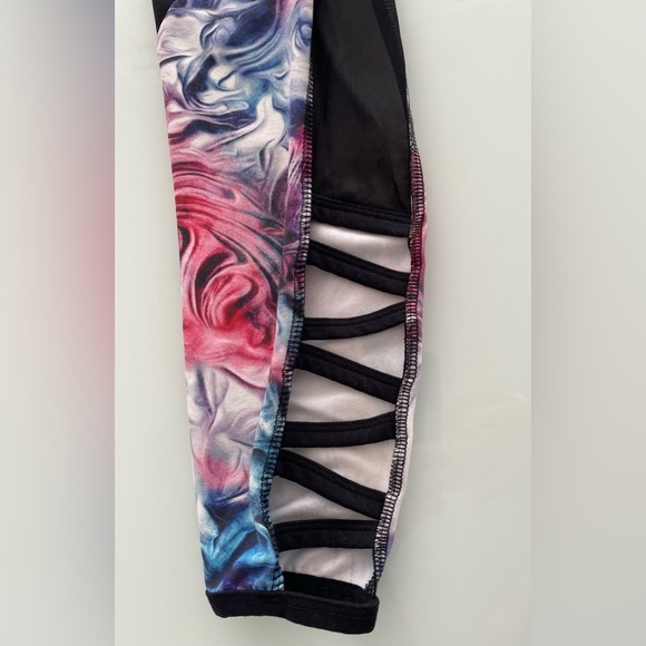 Balance Collection leggings size sm
Color black pink CrissCross Ankle Detail - Picture 2 of 5